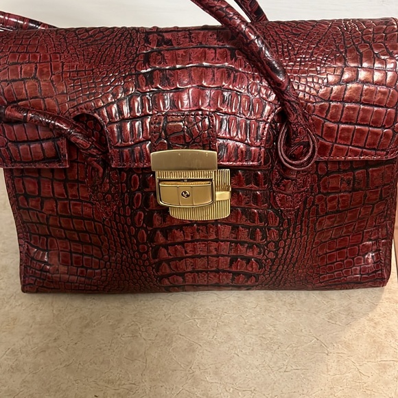 Preston York Croc Embossed HANDBAGS - Picture 7 of 8